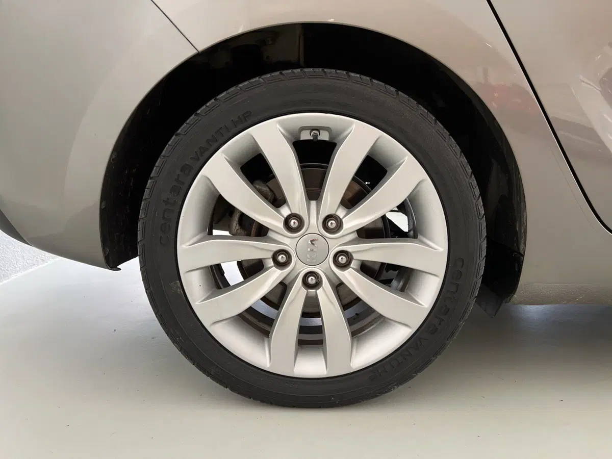 Kia Carens usata a Pisa (4)