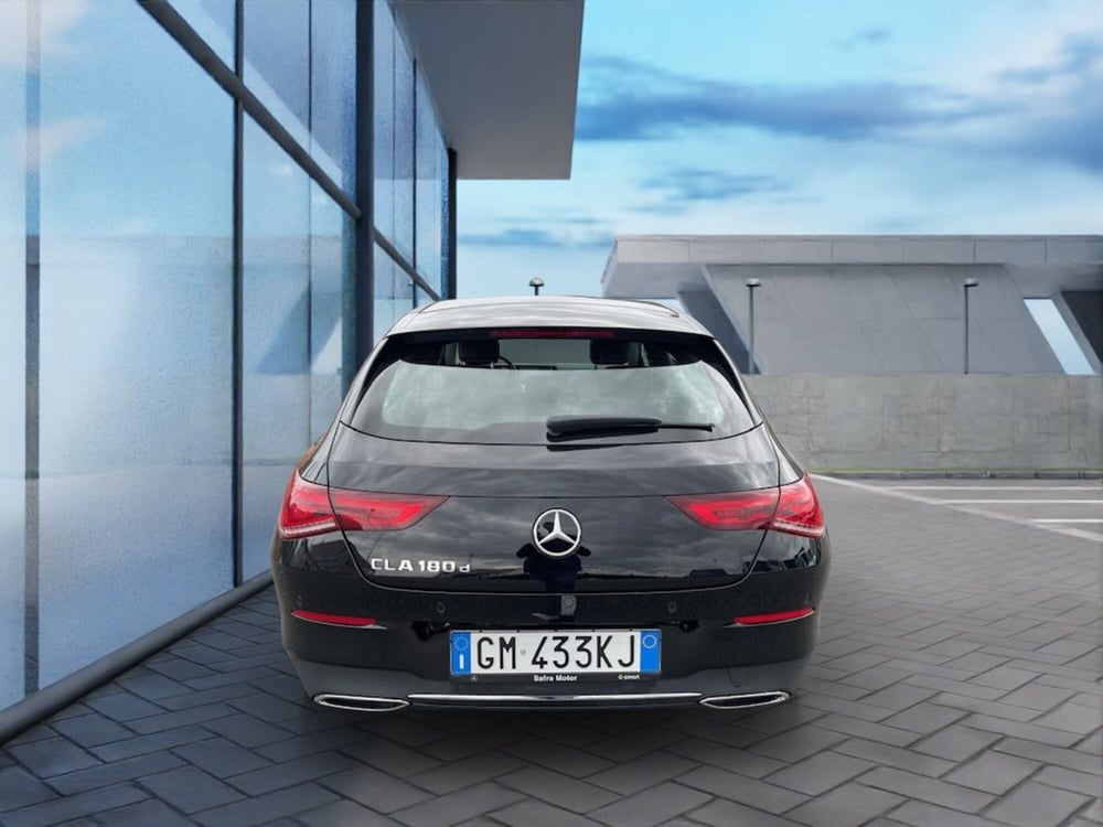 Mercedes-Benz CLA Shooting Brake usata a Cosenza (5)