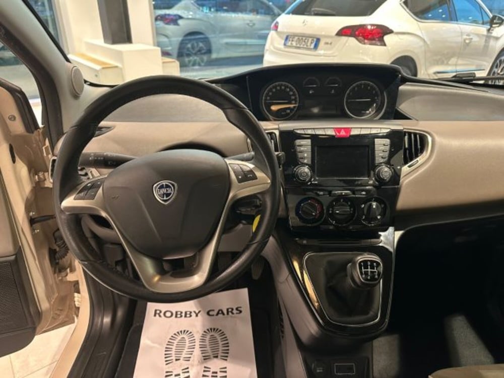 Lancia Ypsilon usata a Reggio Emilia (11)