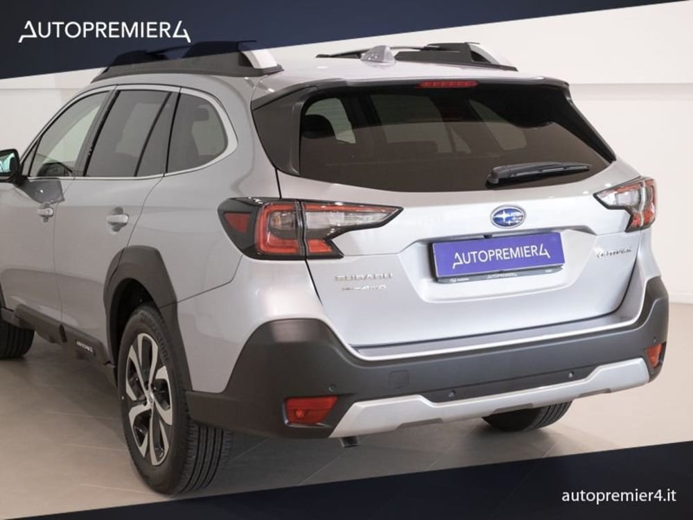 Subaru Outback nuova a Como (11)