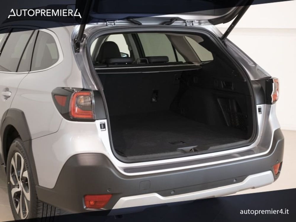 Subaru Outback nuova a Como (12)