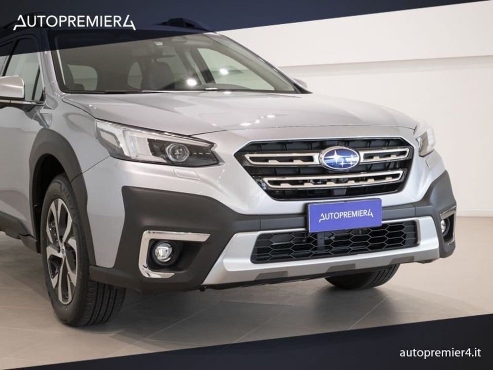 Subaru Outback nuova a Como (5)