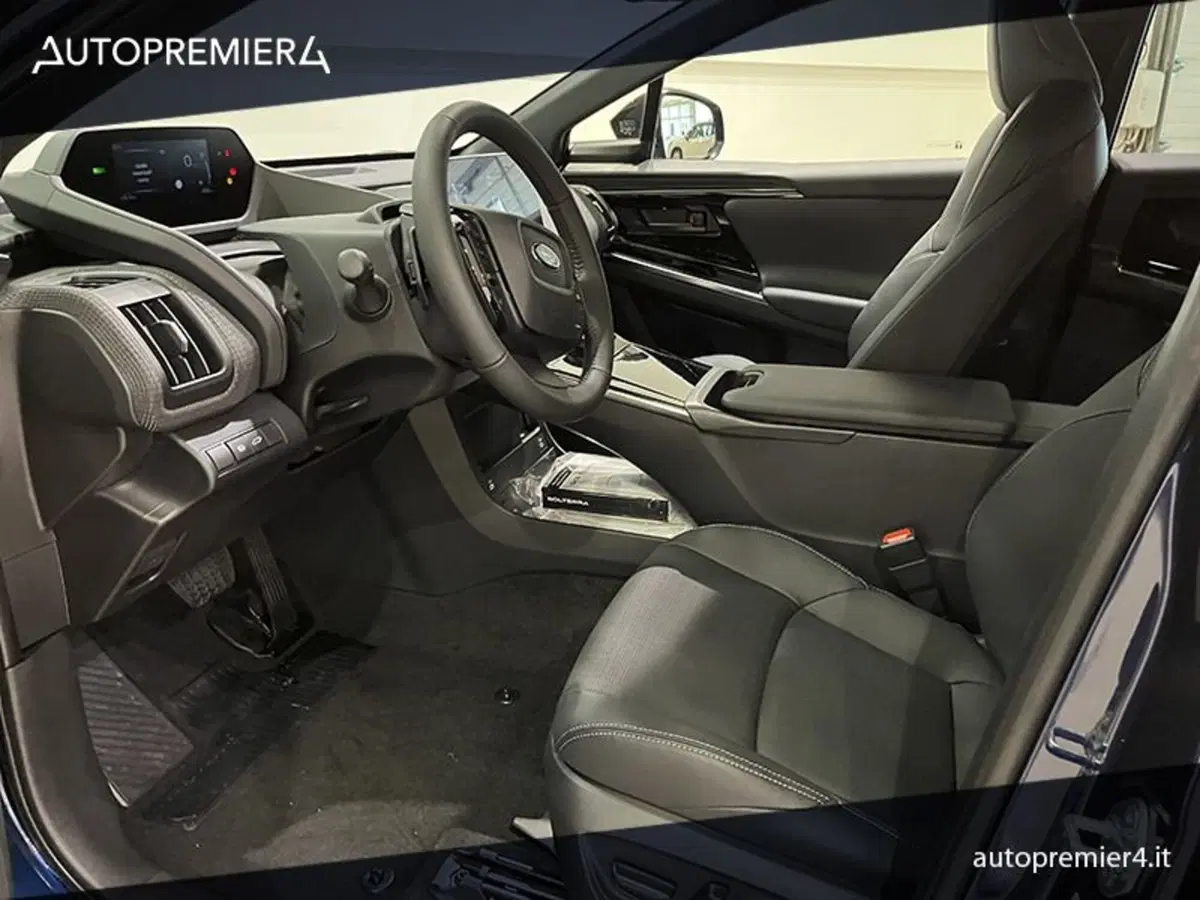 Subaru Solterra nuova a Como (16)