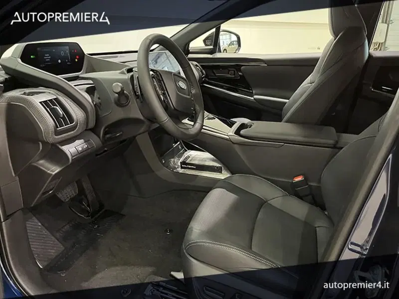 Subaru Solterra nuova a Como (16)