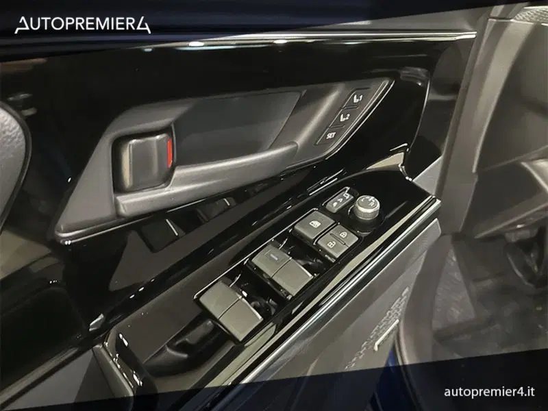 Subaru Solterra nuova a Como (17)