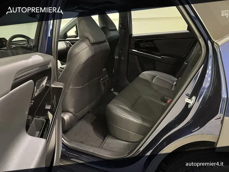 Subaru Solterra nuova a Como (18)