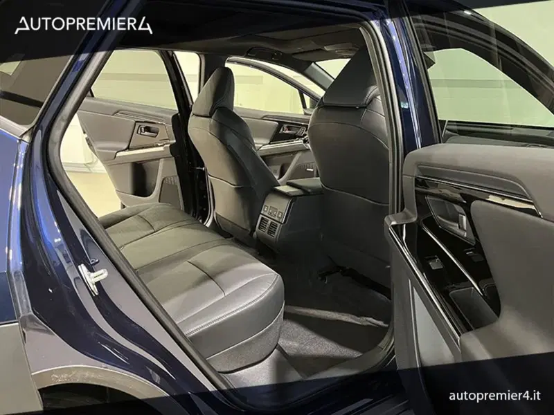 Subaru Solterra nuova a Como (19)