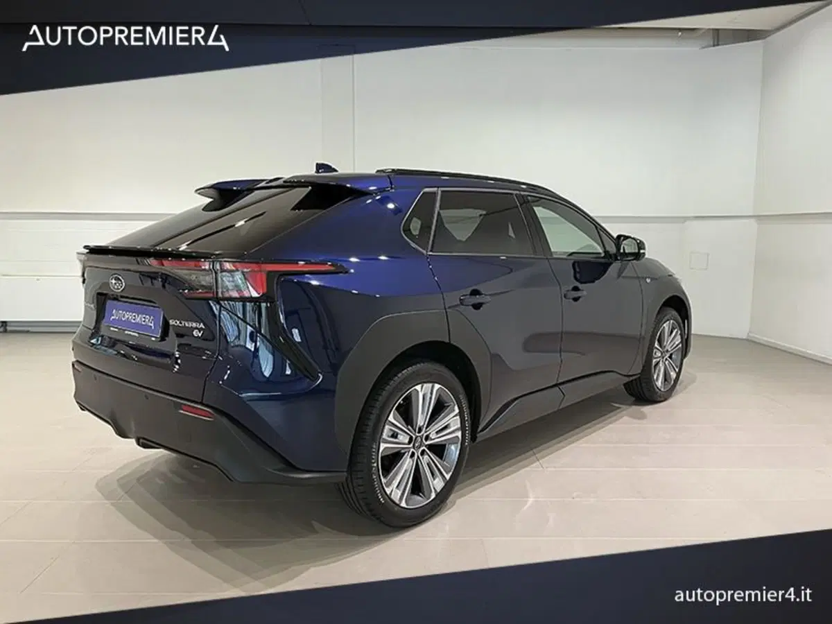 Subaru Solterra nuova a Como (7)