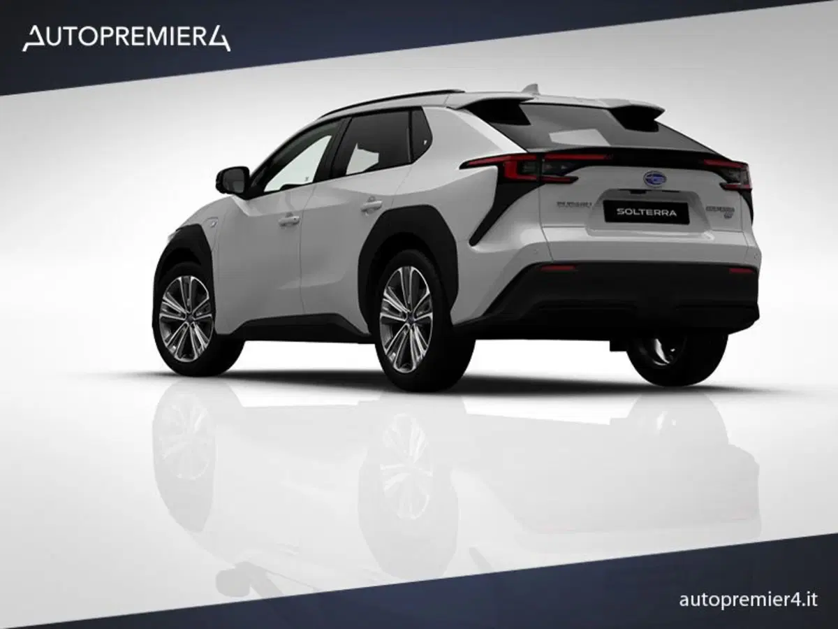 Subaru Solterra nuova a Como (4)