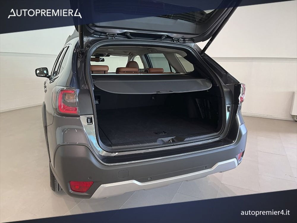 Subaru Outback nuova a Como (12)