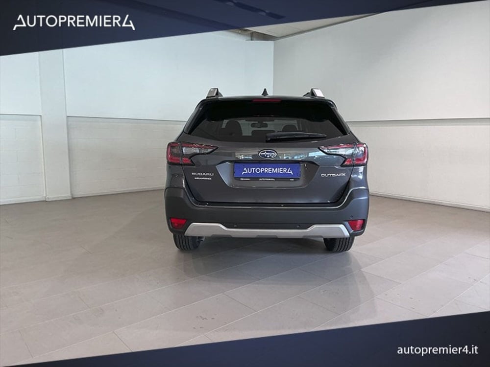 Subaru Outback nuova a Como (9)