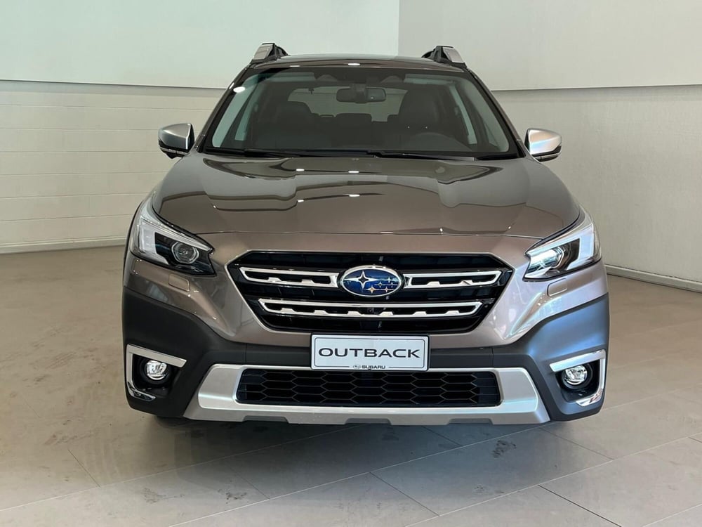 Subaru Outback nuova a Como (2)