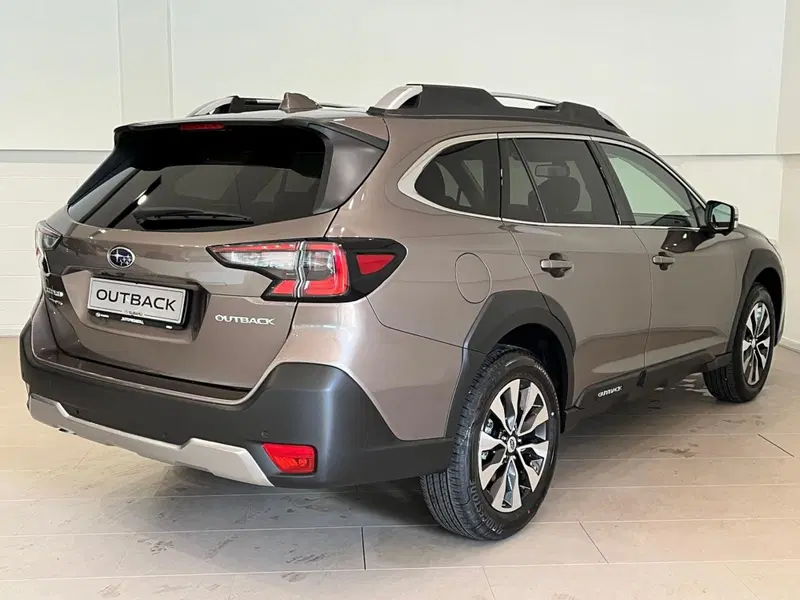 Subaru Outback nuova a Como (5)