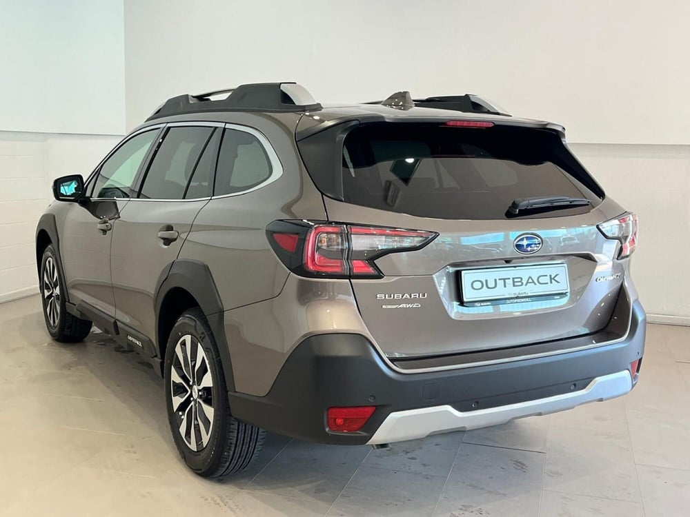 Subaru Outback nuova a Como (6)