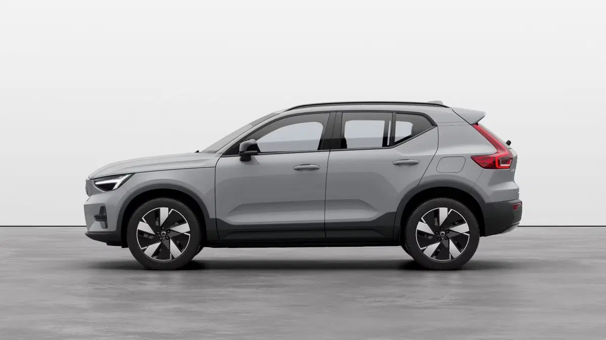 Volvo EX40 nuova a Como (3)