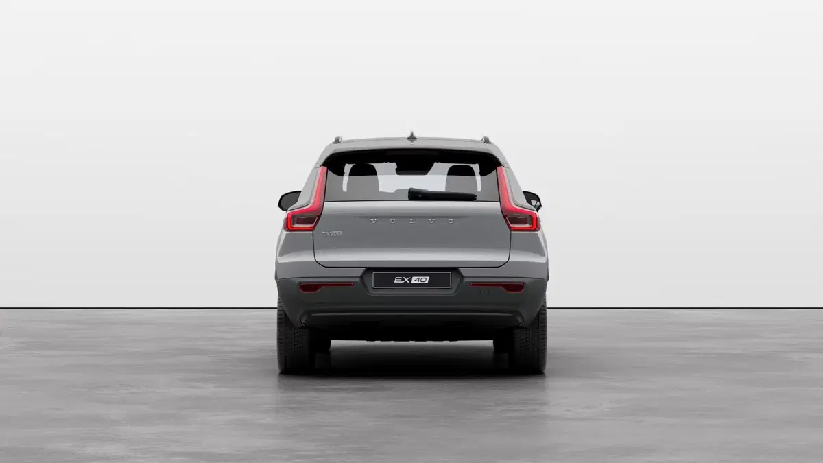 Volvo EX40 nuova a Como (5)