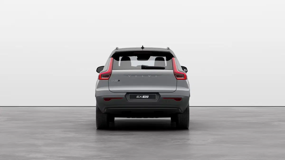 Volvo EX40 nuova a Como (5)