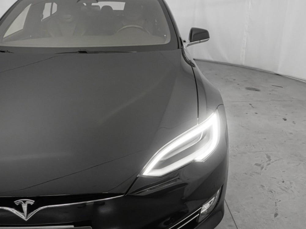 Tesla Model S usata a Macerata (2)