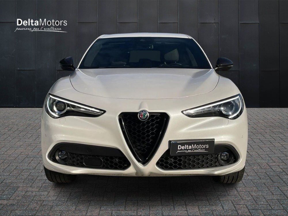 Alfa Romeo Stelvio usata a Macerata (2)