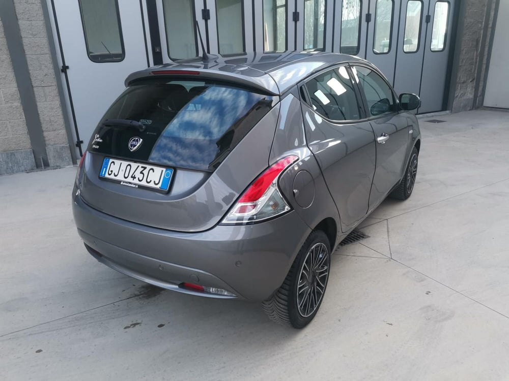 Lancia Ypsilon usata a Torino (2)