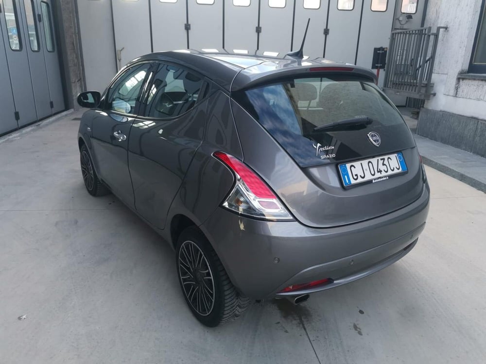 Lancia Ypsilon usata a Torino (3)