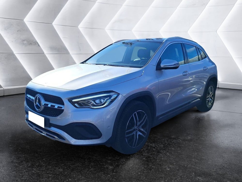 Mercedes-Benz GLA SUV usata a Salerno