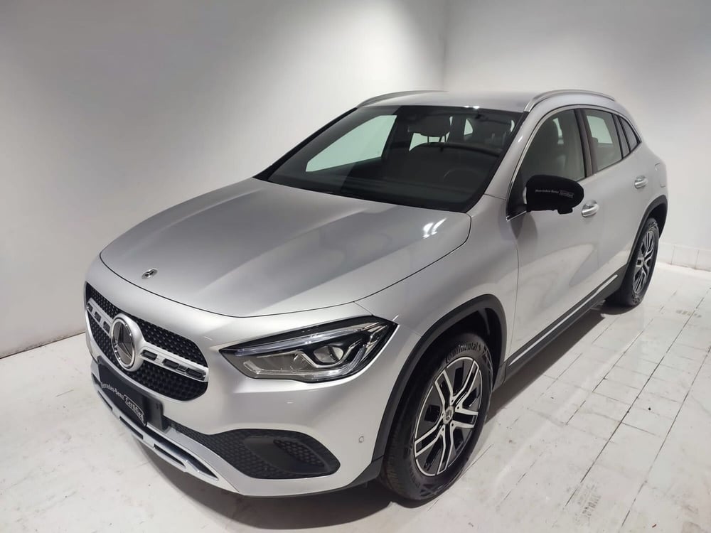 Mercedes-Benz GLA SUV usata a Napoli