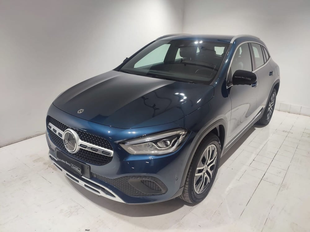 Mercedes-Benz GLA SUV usata a Napoli