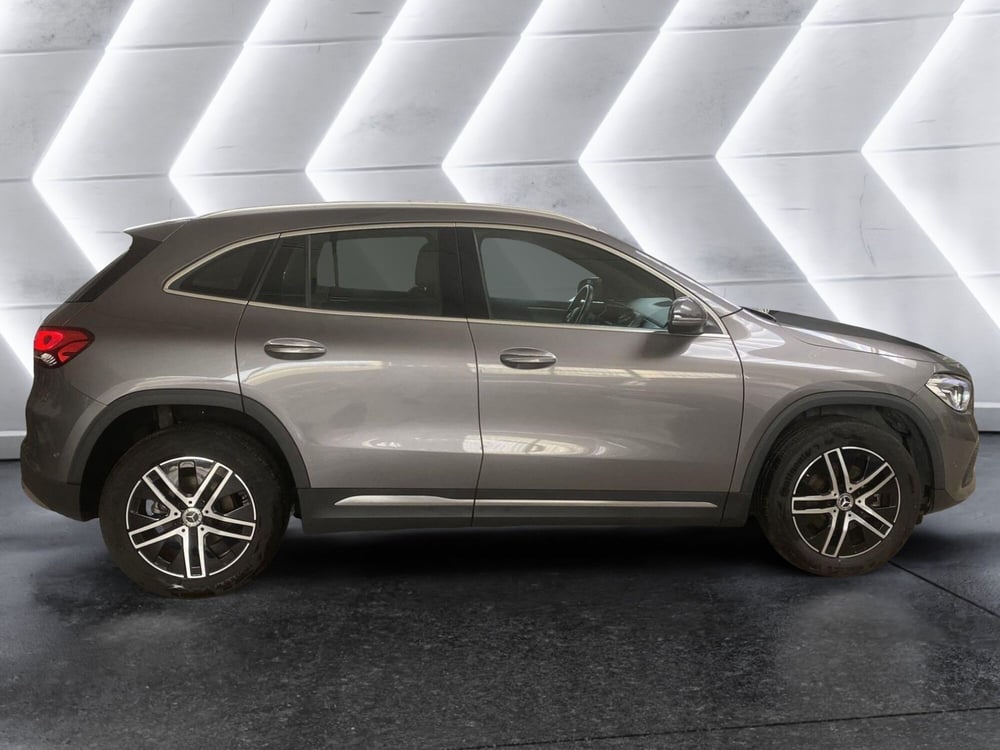 Mercedes-Benz GLA SUV usata a Napoli (4)