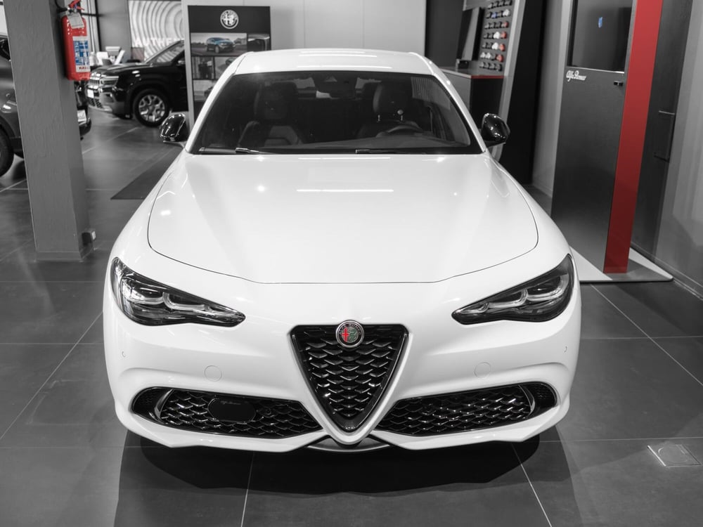 Alfa Romeo Giulia nuova a Prato (2)