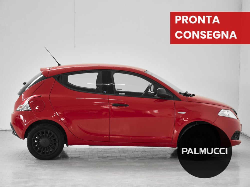 Lancia Ypsilon usata a Prato (2)