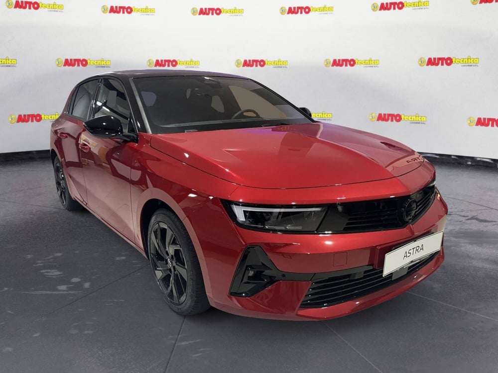 Opel Astra nuova a Lucca (2)