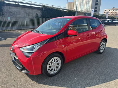 Toyota Aygo Connect 1.0 VVT-i 72 CV 5 porte x-cool MMT del 2020 usata a Piacenza