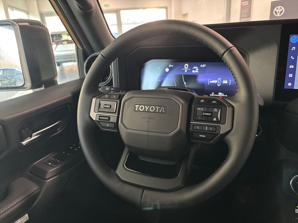 Toyota Land Cruiser nuova a Lecco (14)