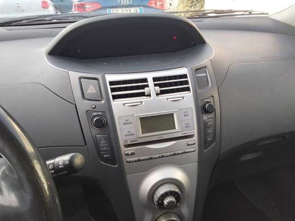 Toyota Yaris usata a Roma (12)