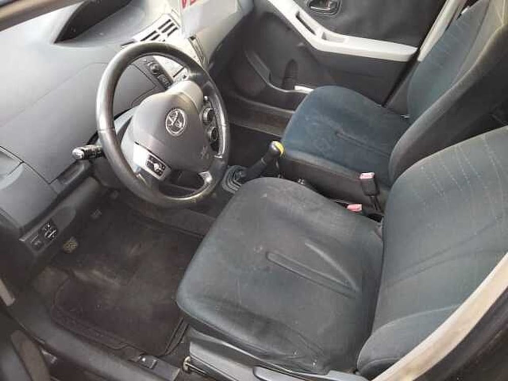 Toyota Yaris usata a Roma (13)