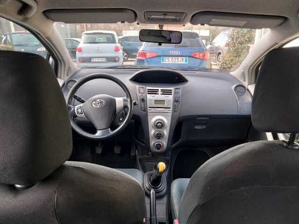 Toyota Yaris usata a Roma (8)