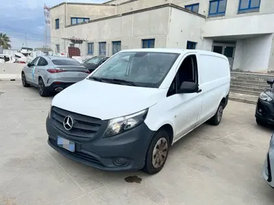 Mercedes-Benz Vito 2.2 114 CDI PC-SL Furgone Long del 2017 usata a Messina