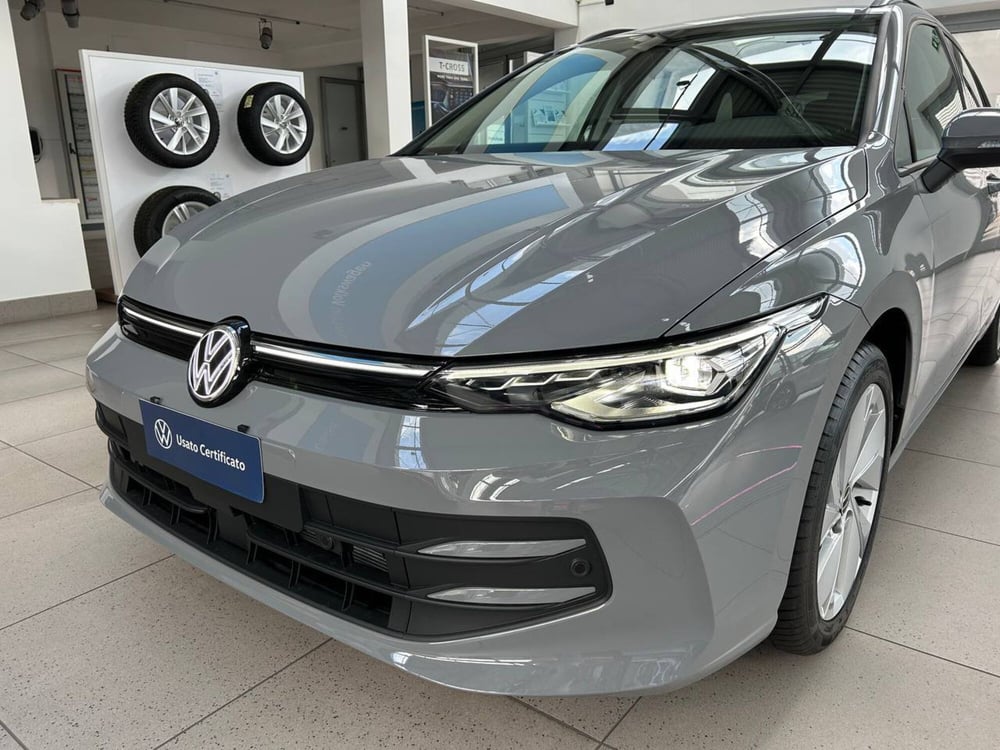 Volkswagen Golf Variant nuova a Benevento (4)