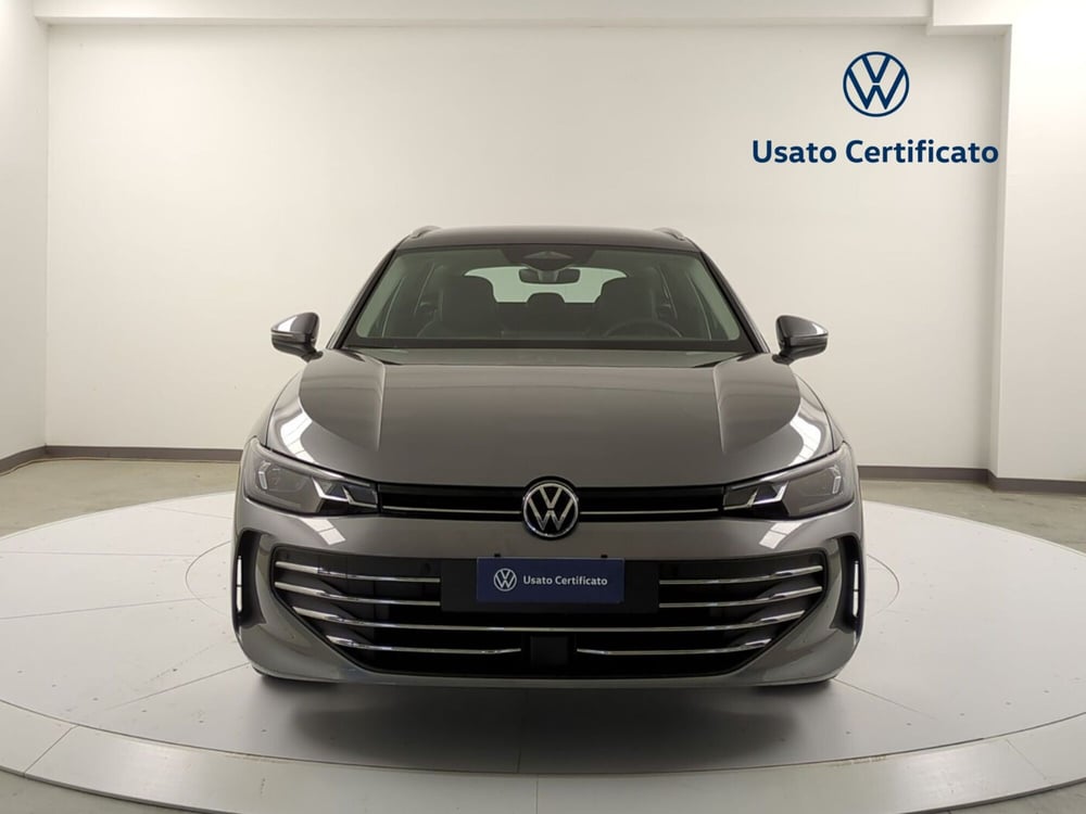 Volkswagen Passat nuova a Avellino (2)