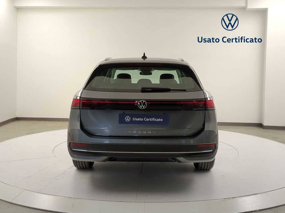 Volkswagen Passat nuova a Avellino (6)