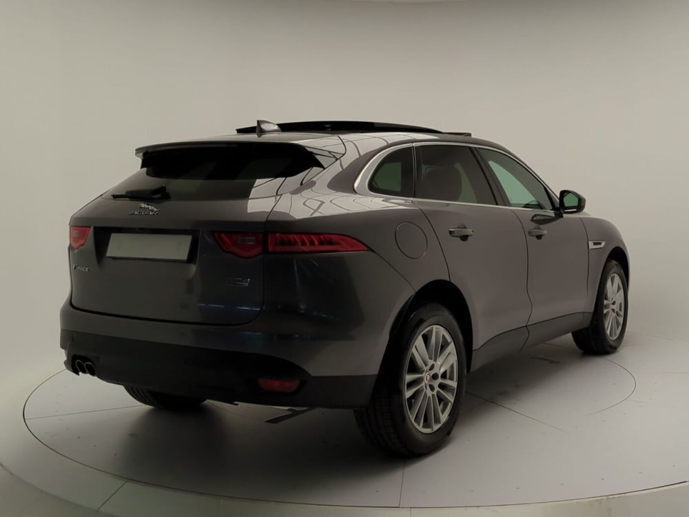 Jaguar F-Pace usata a Benevento (7)