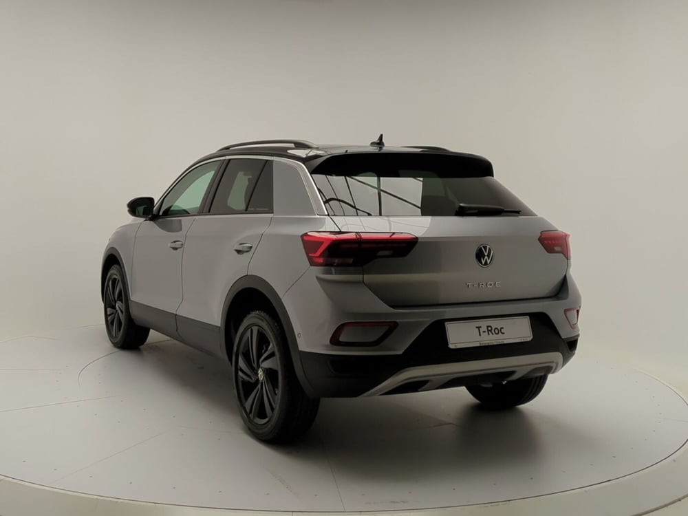 Volkswagen T-Roc nuova a Avellino (5)