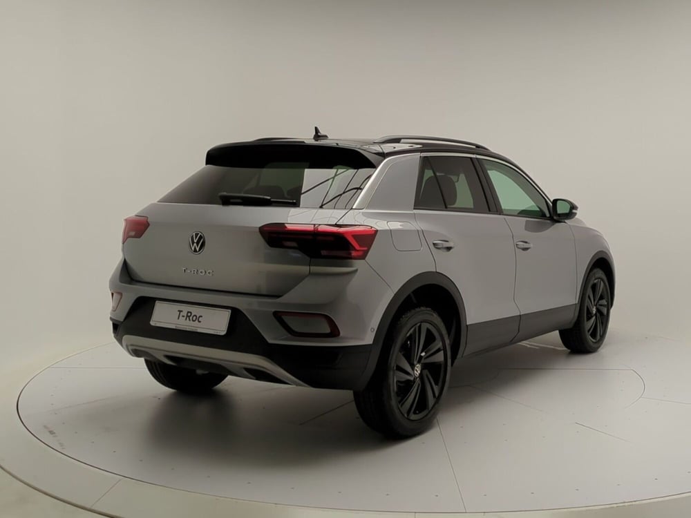 Volkswagen T-Roc nuova a Avellino (7)