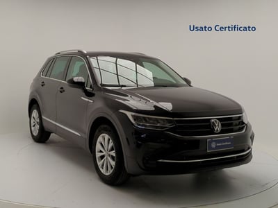 Volkswagen Tiguan 2.0 TDI 150 CV SCR DSG Life del 2023 usata a Pratola Serra