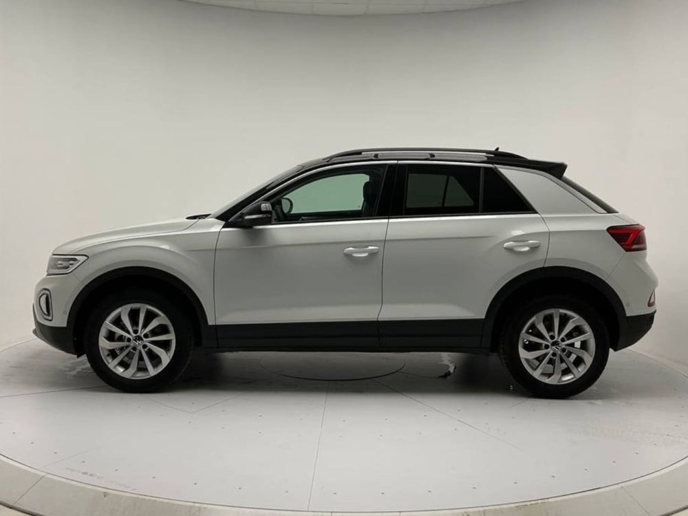 Volkswagen T-Roc nuova a Avellino (4)