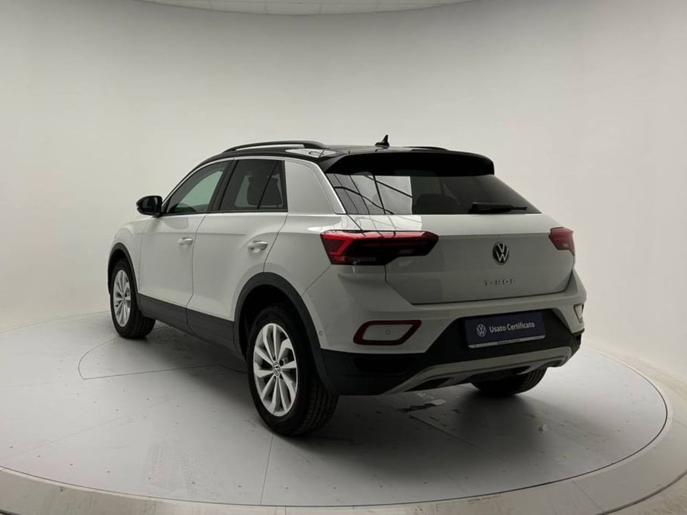 Volkswagen T-Roc nuova a Avellino (5)