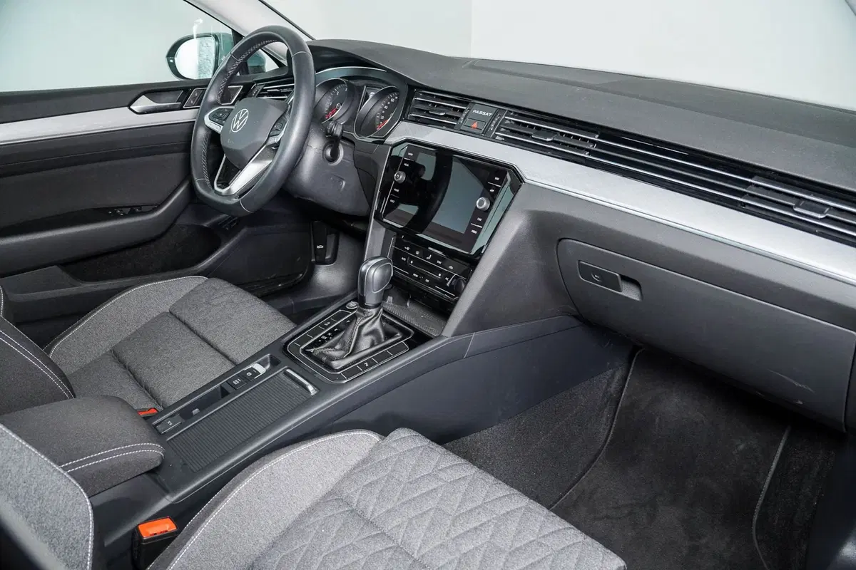 Volkswagen Passat Variant usata a Perugia (11)