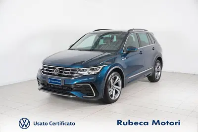Volkswagen Tiguan 2.0 TDI 150 CV SCR DSG 4MOTION R-Line del 2023 usata a Citta' della Pieve