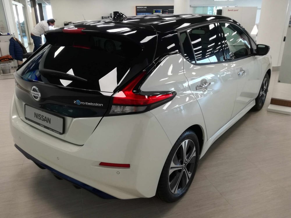 Nissan Leaf nuova a Salerno (2)